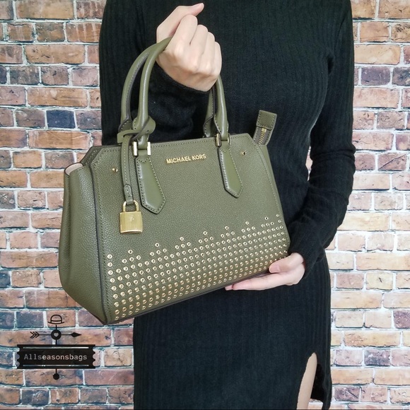 Michael Kors Medium hayes Studded Satchel Bag - Picture 4 of 7